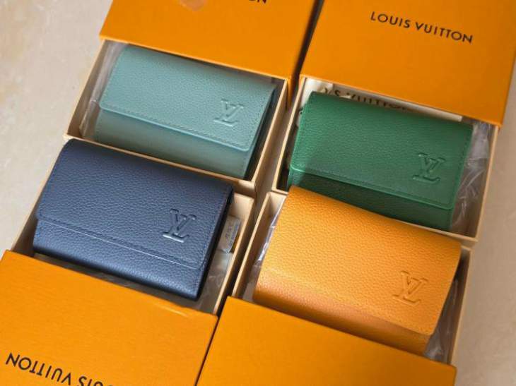 Picture of Louis Vuitton Wallets _SKUfw213256985fw